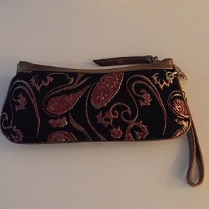 Loulou de la Falaise clutch